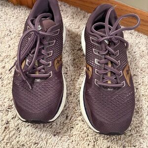 Saucony Women's Deep Purple Athletic Running Shoes with Gold Accents